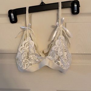 Bridal lingerie set - bra, thong and garter
